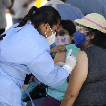 Inicia este martes jornada de vacunación contra Covid para  Amozoc y Acajete