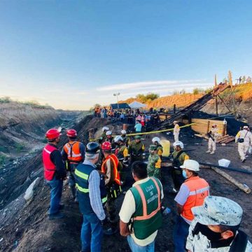 Recupera PC el cuerpo de uno de los mineros atrapados en Coahuila