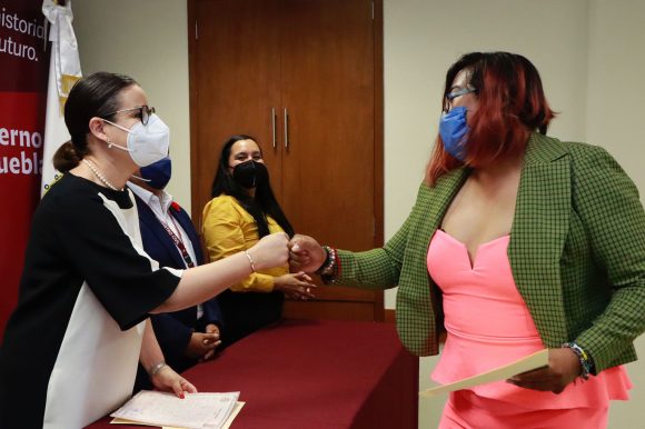 Entrega SEGOB actas de reconocimiento de identidad de género