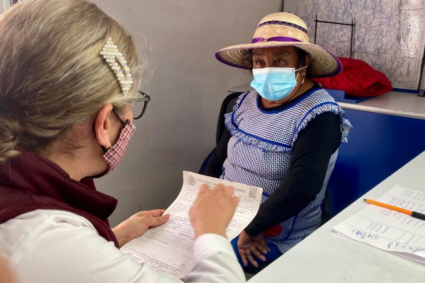 En Tecola, SEDIF y Registro Civil benefician a pobladores