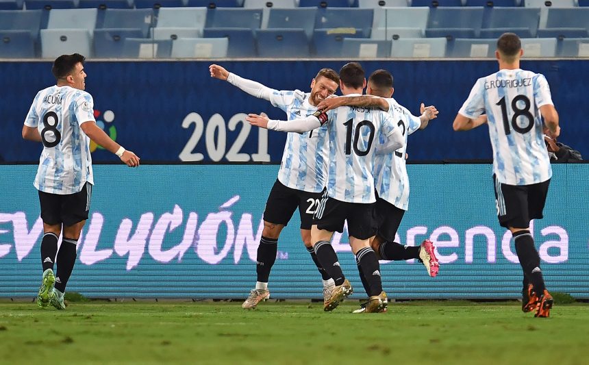 Argentina goleó a Bolivia y llegará con ritmo a los Cuartos de Final