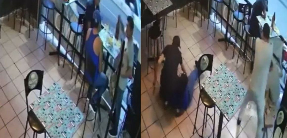 (VIDEO) Hombres armados disparan contra clientes y mesero en bar de Morelos; deja un muerto