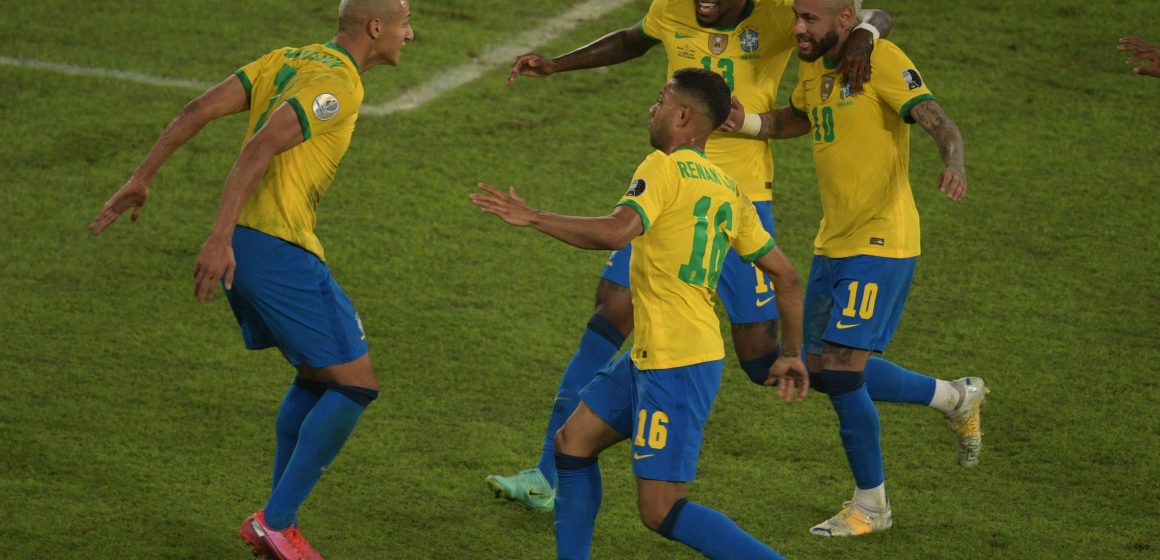 Brasil goleó a Perú y se pasea en la Copa América 2021