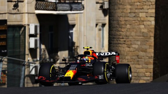 Sergio “Checo” Pérez, el piloto más rápido en el inicio del Gran Premio de Azerbaiyán