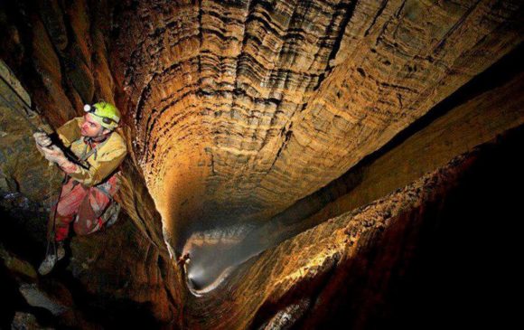 Conoce la cueva Veryovkina, la más profunda del mundo