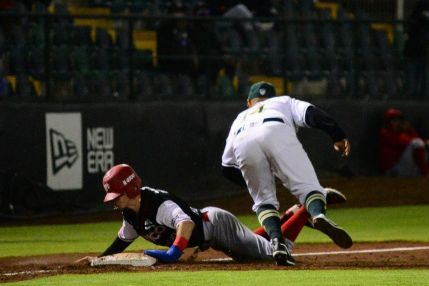 Los Diablos le volvieron a pegar a los Pericos en el Hermanos Serdán