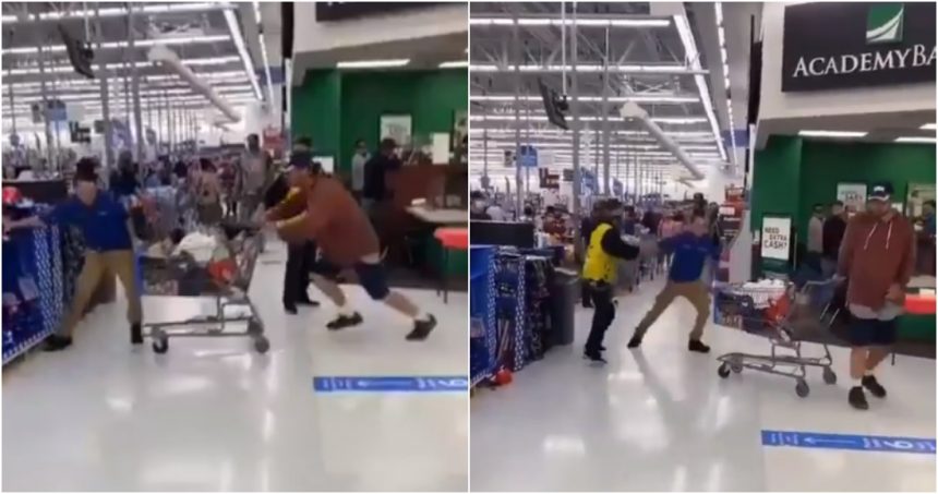 (VIDEO) Trabajador de Walmart es agredido por un cliente y este lo noquea de un golpe