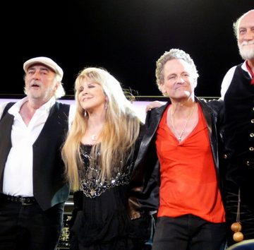 Una parte de la historia cuenta que el grupo británico “Fleetwood Mac” estaba a punto de desaparecer tras la salida de uno de sus fundadores: Peter Green
