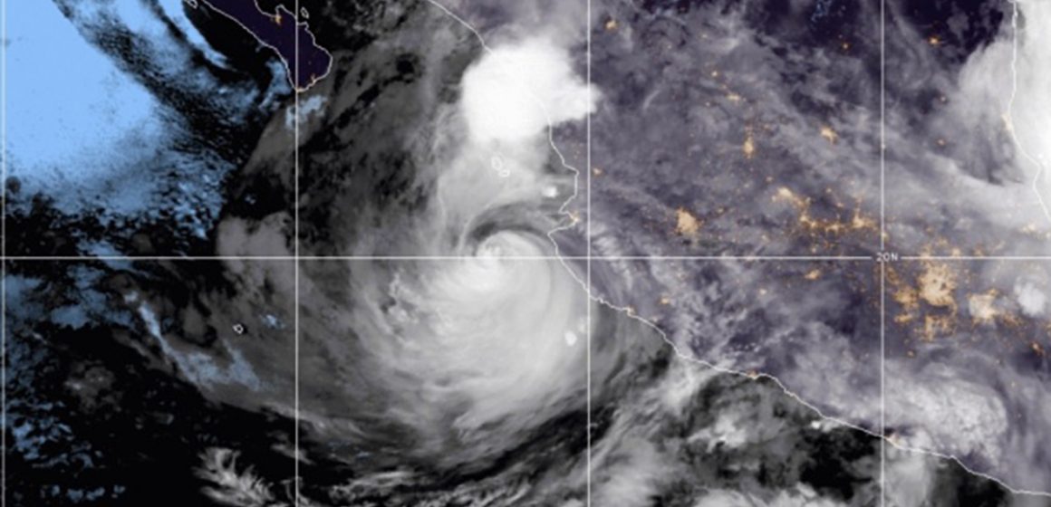 Se mantiene como categoría I huracán ‘Enrique’;  provocará lluvias en 9 estados