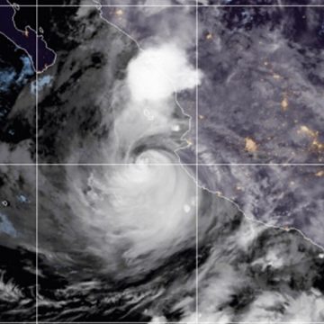 Se mantiene como categoría I huracán ‘Enrique’;  provocará lluvias en 9 estados