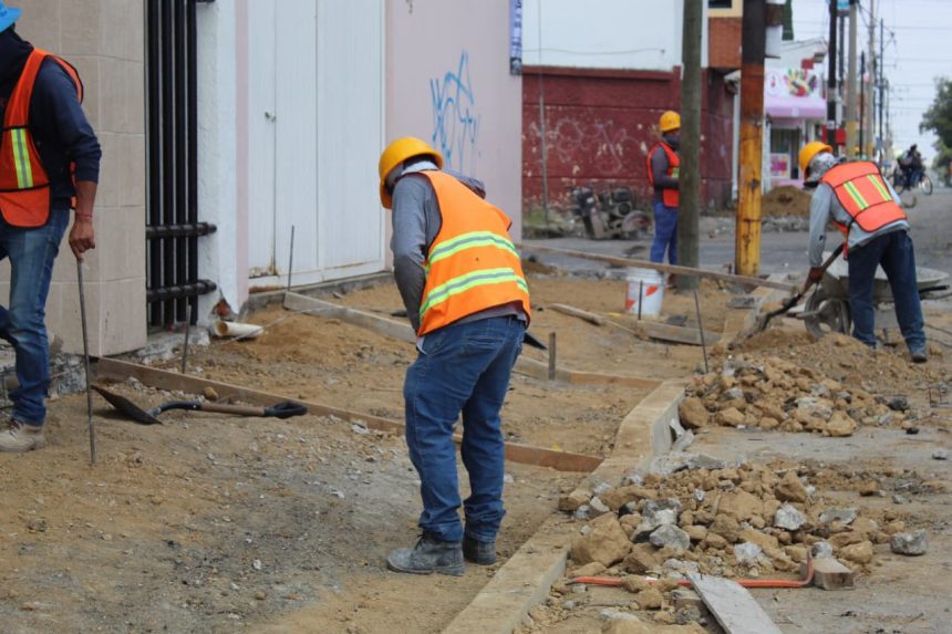 IMG-2021-06-16-at-10.20.10-AM Continúa Ayuntamiento de Puebla inversión en rehabilitación y construcción de nuevas vialidades