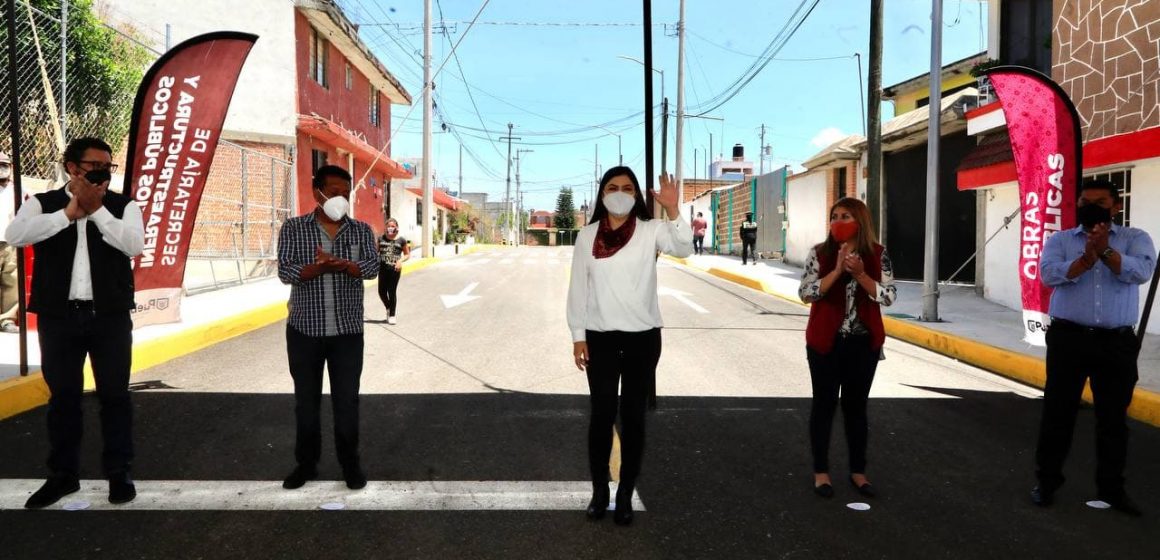 Ayuntamiento de Puebla entrega construcción de pavimento y obras complementarias en San Baltazar Campeche