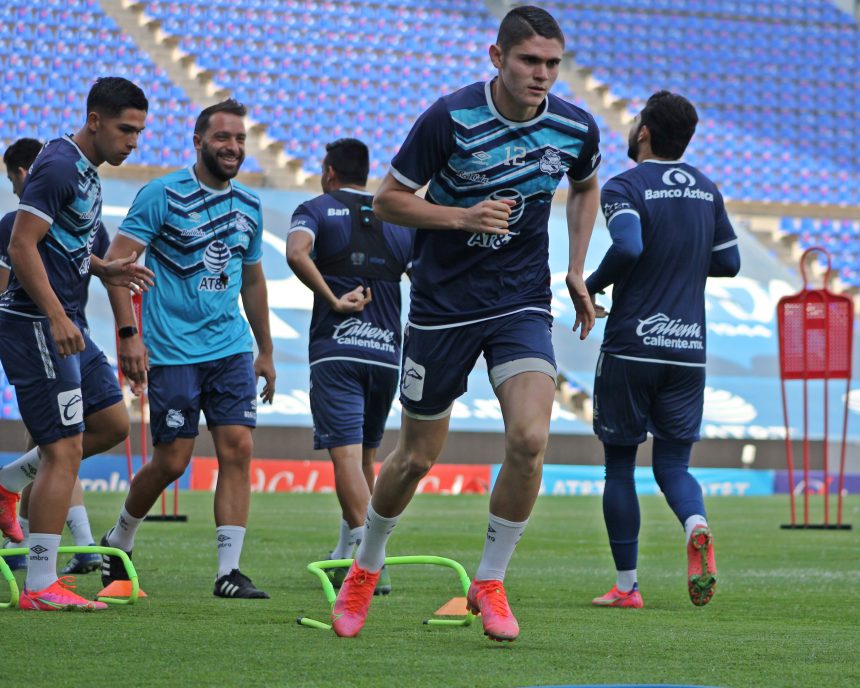 El Club Puebla confirmó la compra de Israel Reyes