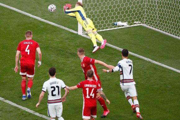 Portugal goleó a Hungría con doblete de Cristiano