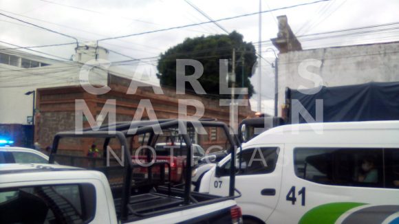 Se enfrentan a golpes dos grupos dentro de la Policía Estatal