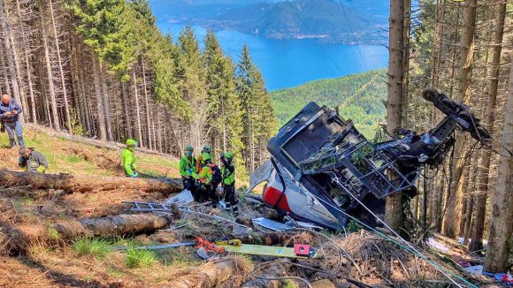 (VIDEO) Revelan imágenes del accidente del teleférico en Italia