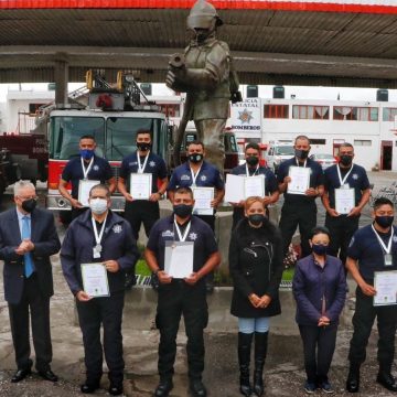 Reconoce sociedad civil labor de Policía Estatal Bomberos