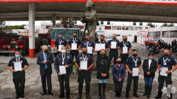 Reconoce sociedad civil labor de Policía Estatal Bomberos