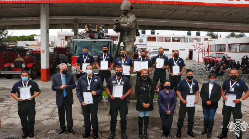 Reconoce sociedad civil labor de Policía Estatal Bomberos