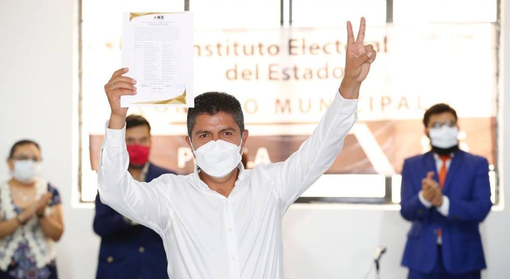 Recibe Eduardo Rivera Constancia de Mayoría como presidente municipal electo de Puebla