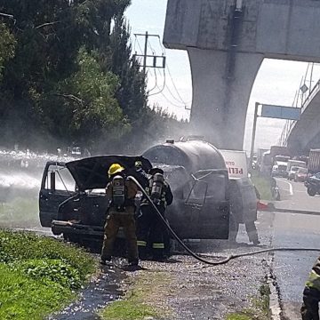 (VIDEO) Arde pipa de gas LP en la autopista México-Puebla