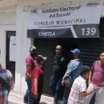 Roban paquetería electoral en Chietla y agreden a funcionarios IEE