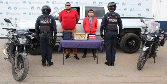 iuhgg88ihyuikjh Detuvo Policía Municipal de Puebla a dos hombres por portación ilegal de arma de fuego