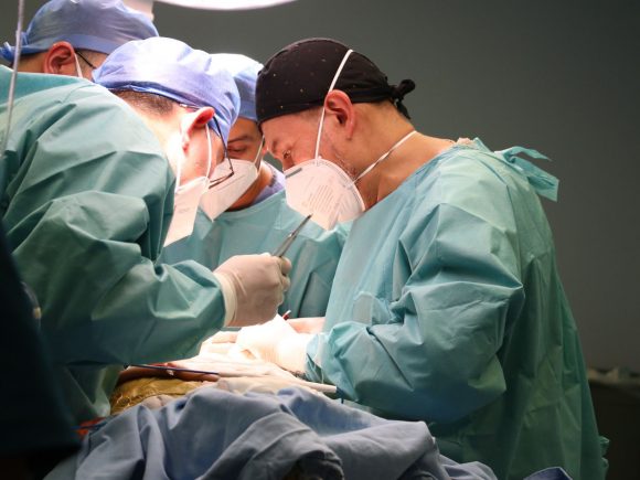 Con éxito realizan trasplantes renales en el ISSSTEP