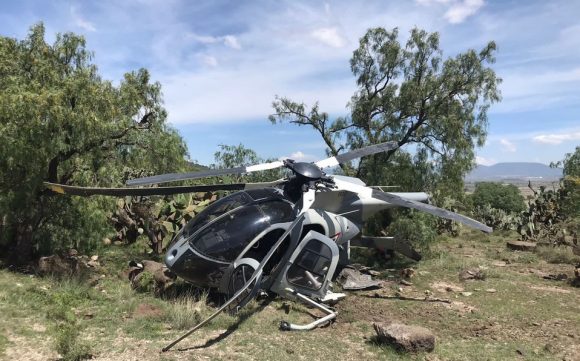 Helicóptero de la Fuerza Aérea Mexicana aterriza de manera forzosa en el Estado de México.