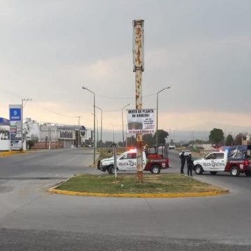 Un detenido desarma y asesina a dos policías en Teotlalcingo