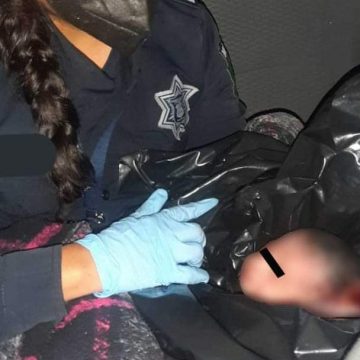 Policías de la SSC rescatan a recién nacida que fue abandonada en Puebla
