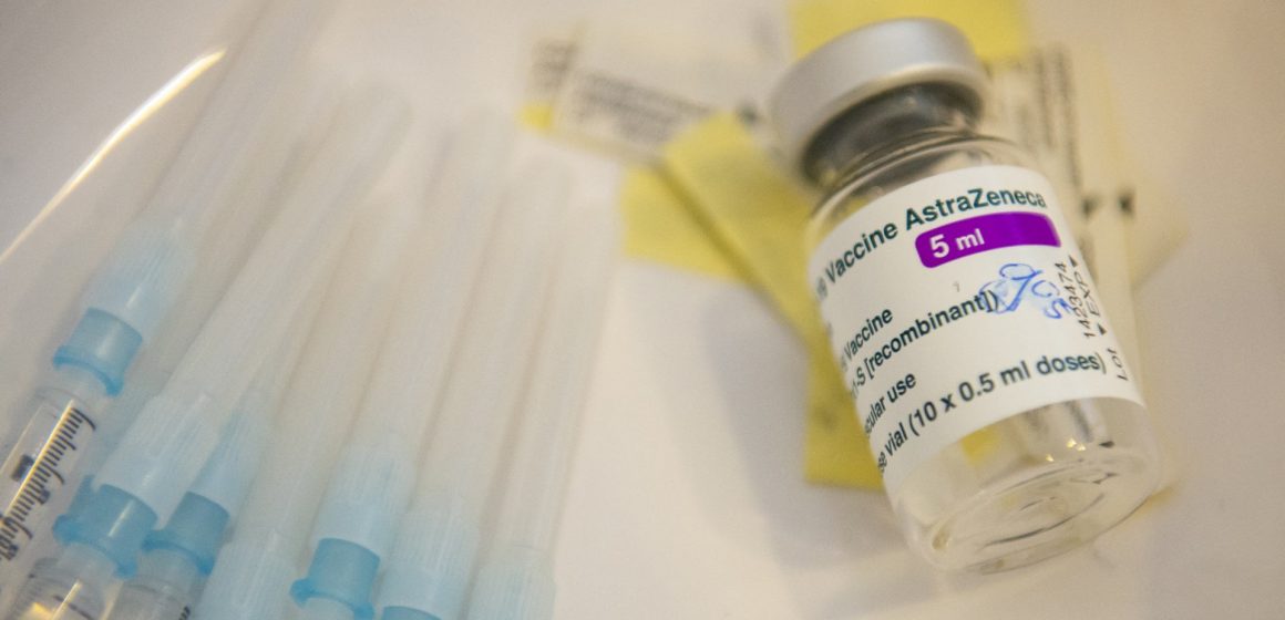 AstraZeneca inicia ensayos clínicos de vacuna de refuerzo contra la variante Beta de Covid-19