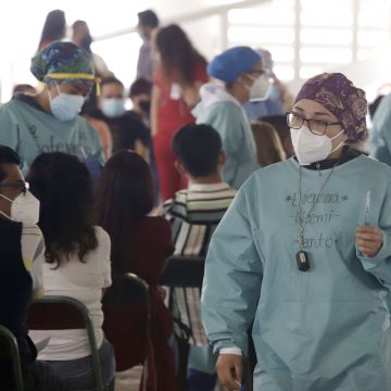 Reporta Salud aplicación de 117 mil 879 vacunas en 22 municipios