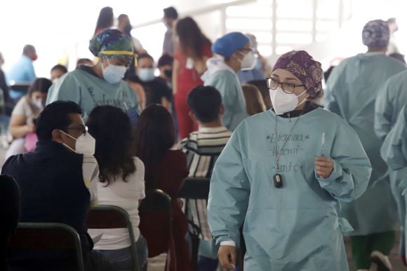 Reporta Salud aplicación de 117 mil 879 vacunas en 22 municipios