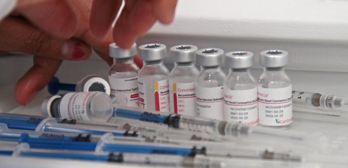 Aprueba FDA la vacuna Pfizer/BioNTech contra Covid-19