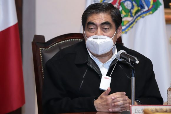 Inadmisible la situación del zócalo de Puebla tras el retiro de tapiales: Barbosa