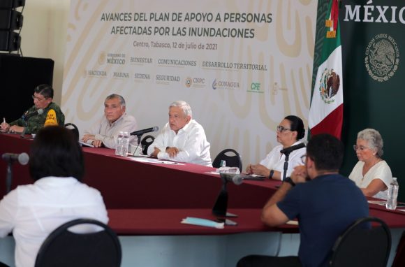 Anuncia AMLO reforma eléctrica constitucional