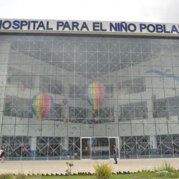 Hospital para el Niño Poblano se mantiene activo, pese a repunte de Covid-19