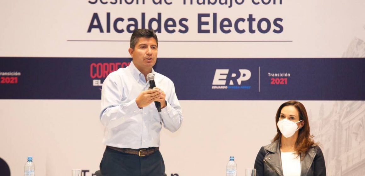 Eduardo Rivera Pérez y Liliana Ortiz comparten experiencias con presidentes municipales electos del PAN