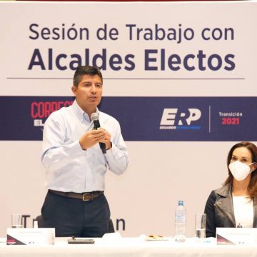 Eduardo Rivera Pérez y Liliana Ortiz comparten experiencias con presidentes municipales electos del PAN