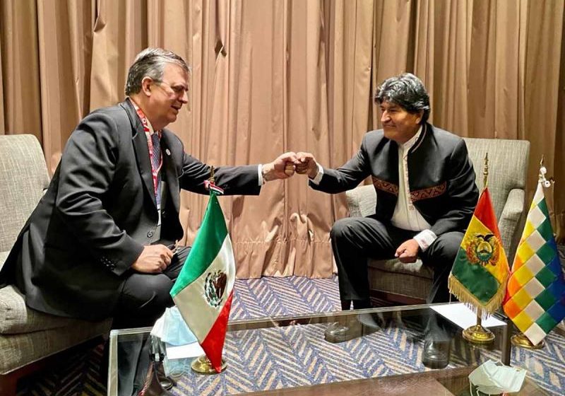 Se reencuentran Marcelo Ebrard y Evo Morales en Perú
