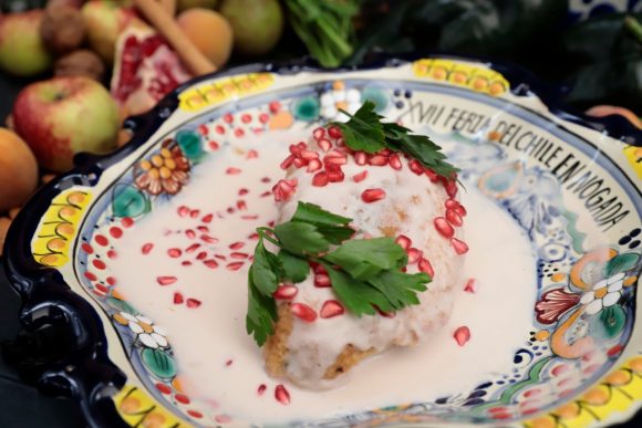 2fe040a6-0c29-4236-9c73-bfbb2568ab93 Chile en Nogada, resalta el talento y la riqueza de la cocina poblana: Barbosa