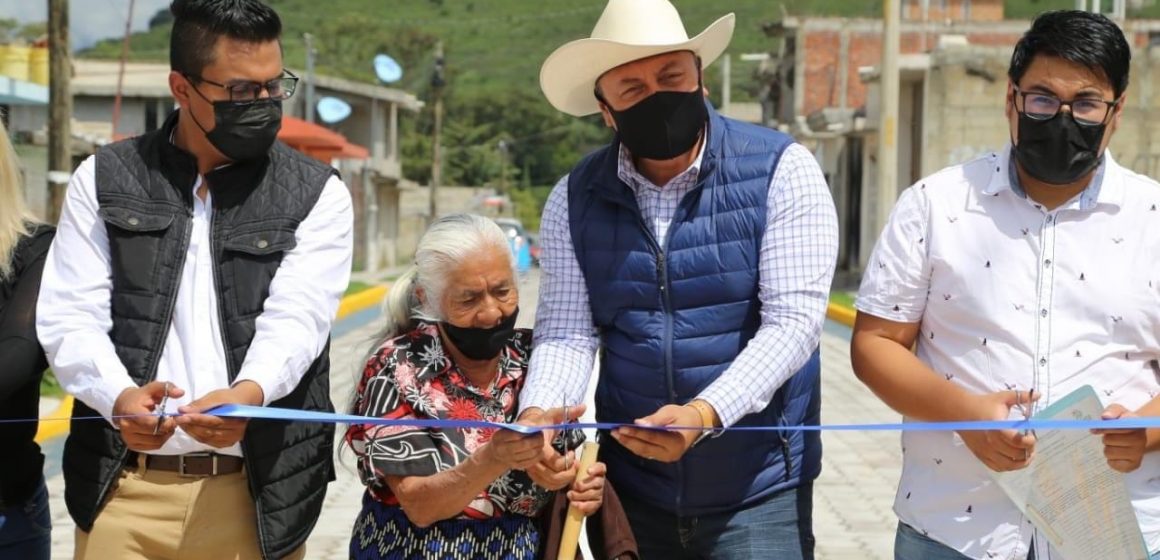 Alcalde de Atlixco, Guillermo Velázquez puso en marcha red de agua potable