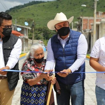 Alcalde de Atlixco, Guillermo Velázquez puso en marcha red de agua potable