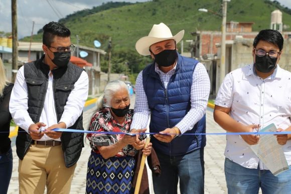 Alcalde de Atlixco, Guillermo Velázquez puso en marcha red de agua potable