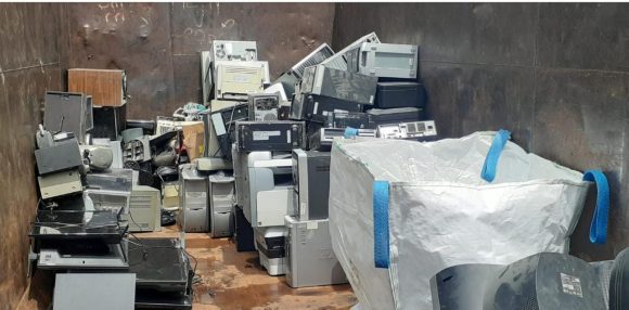 Reúnen cientos de artículos de basura electrónica en el Reciclatón 2021