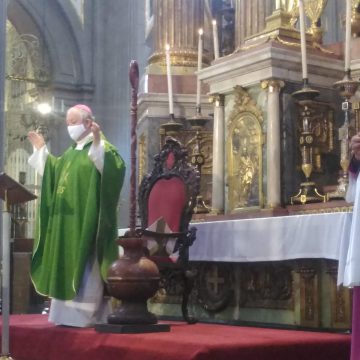 Dedica arzobispo de Puebla misa a sacerdotes fallecidos por Covid-19