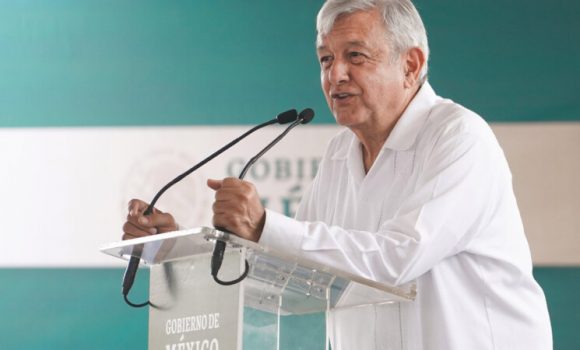 Tercera ola de COVID-19 es de menor intensidad y menos dañina: AMLO