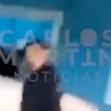 (VIDEO) Pobladores de Acatzingo atacan a policías para impedir infracción
