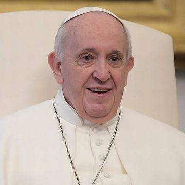 El Papa está consciente, respira por si mismo; permanecerá una semana en el hospital